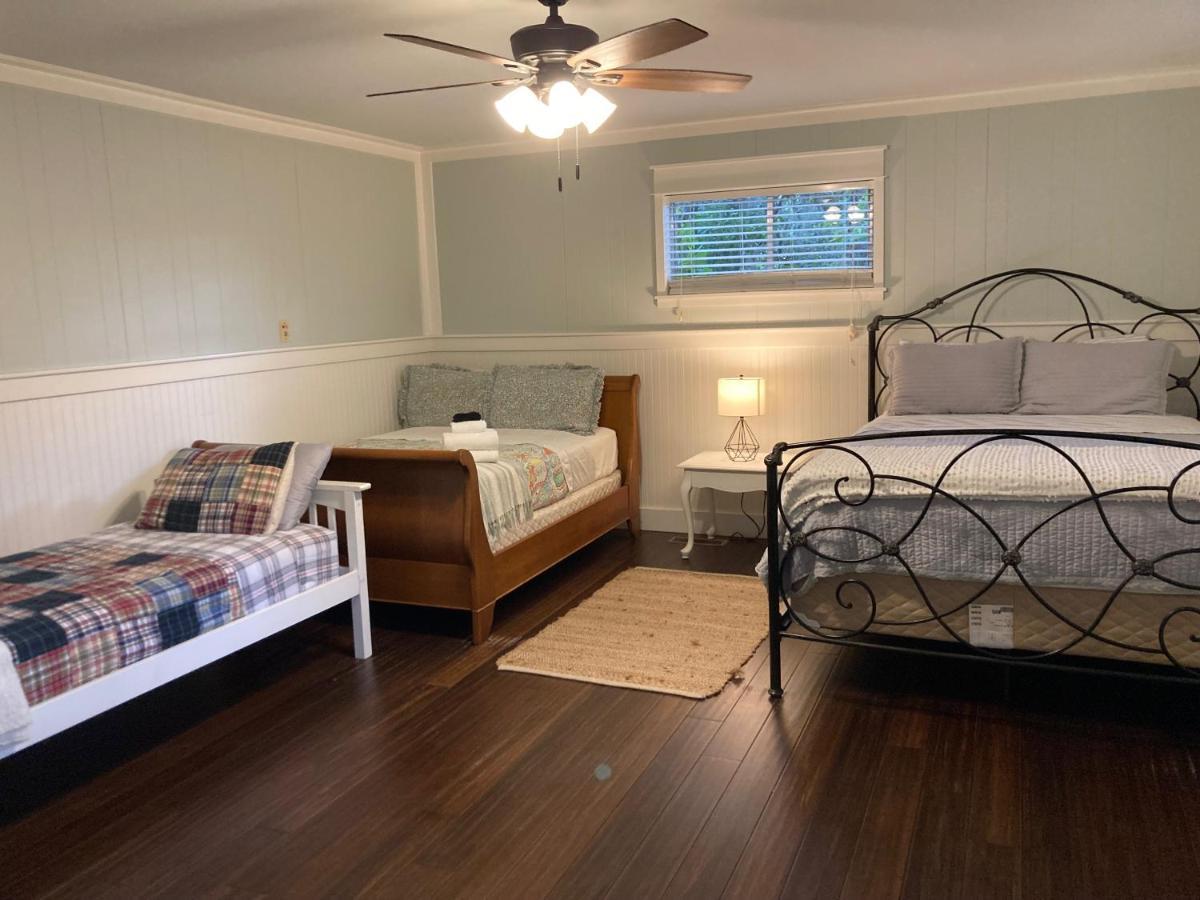 Tucked Away Newly Renovated 2 Bedroom/ 1 Bath Sleeps 8 ビューフォート エクステリア 写真